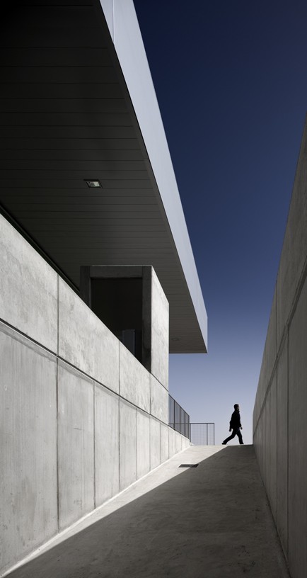 Calatayud_Bus_Station_03_Architecture_IDOM_photo_Aitor_Ortiz