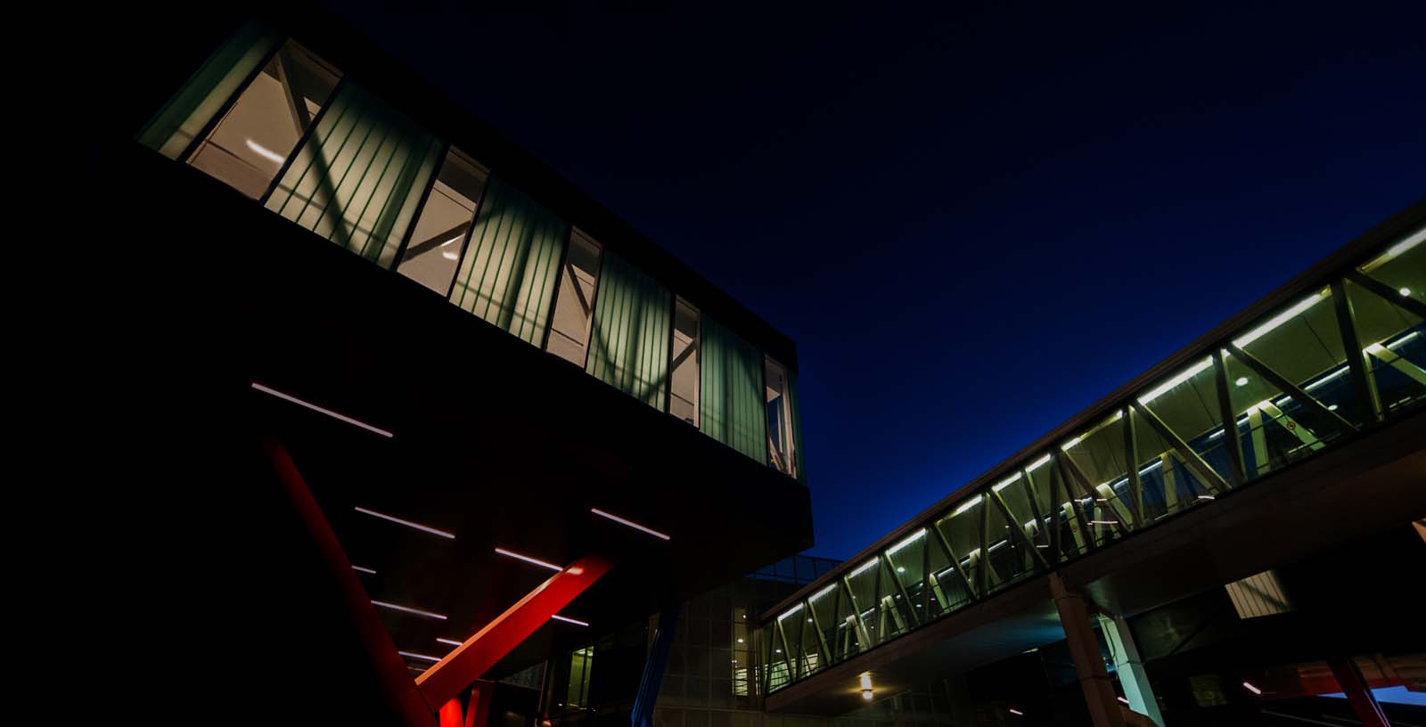 Cross-border_at_Tijuana_airport_03_Architecture_IDOM_photos_Pradip_J._Phanse