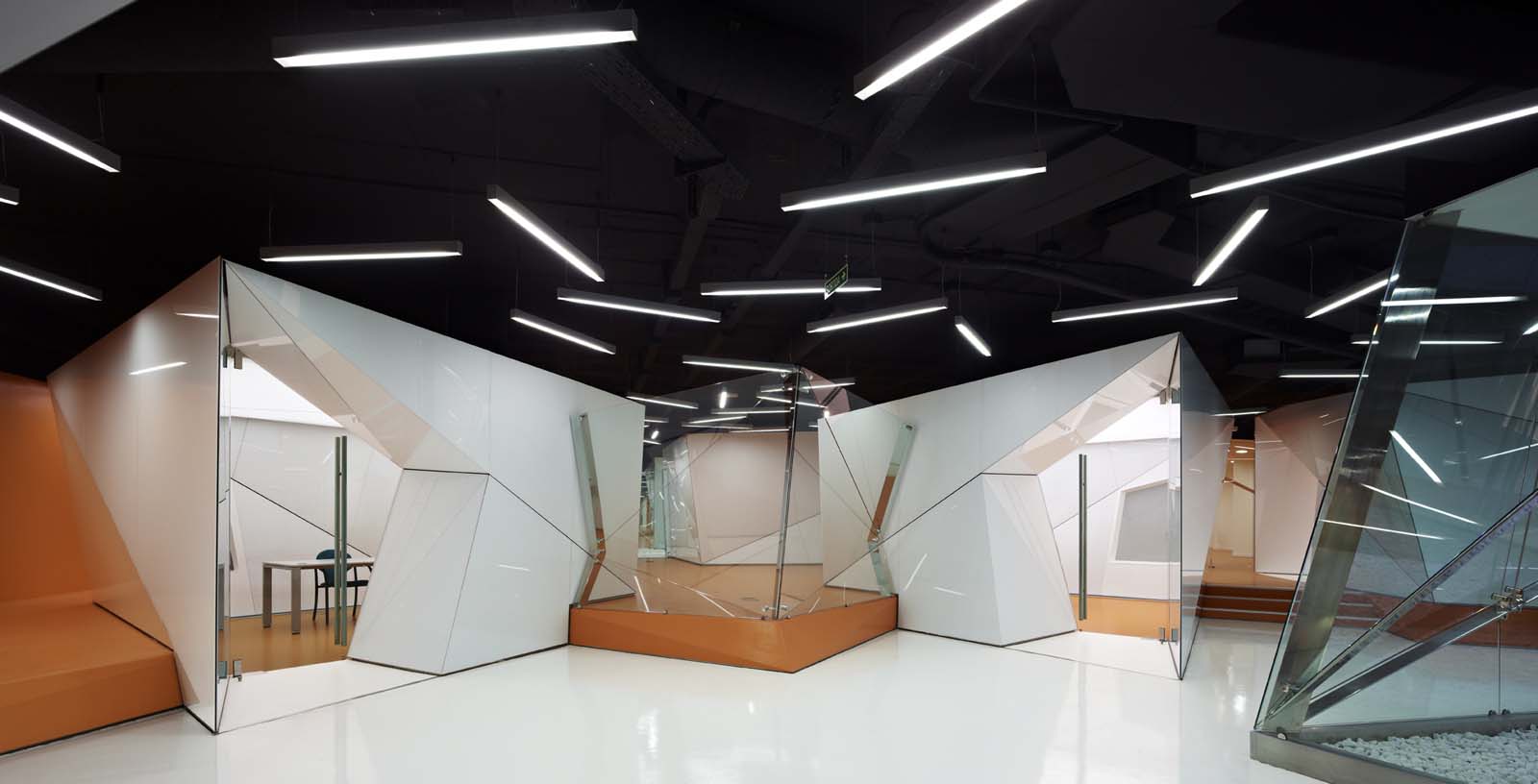 Offices_of_the_IT_and_telecommunication_services_01_Architecture_IDOM_photos_Eugeni_Pons