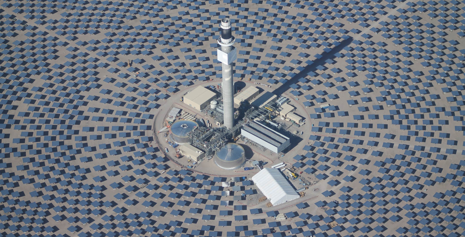 CRESCENT_DUNES_ CONCENTRATING_SOLAR_POWER_PLANT_ USA_IDOM_01_Cobra