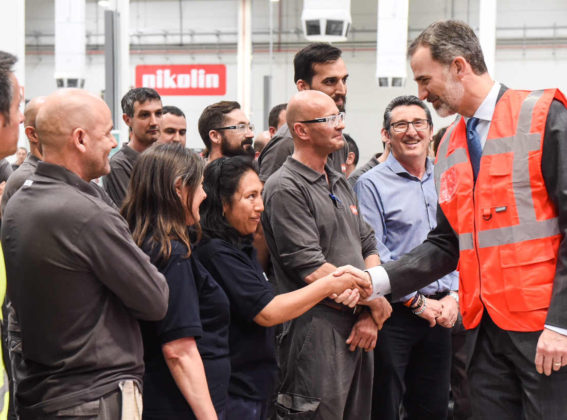 Visita del Rey a la nueva planta de Pikolin en Zaragoza