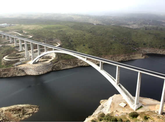 Premios para el puente de los récords