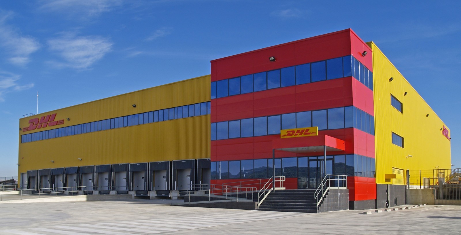 Logistic_Center_Foronda-Airport_Spain_DHL_IDOM