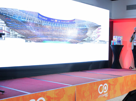 Presentamos el estadio Monumental y el Camp Nou en Chile