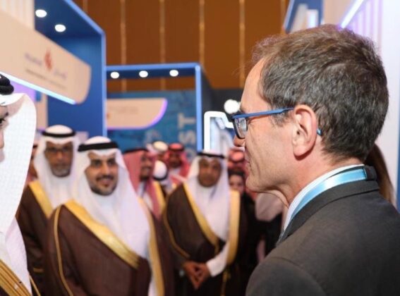 Su Excelencia el Ministro de Medio Ambiente, Agua y Agricultura nos visita en el Saudi Water Forum