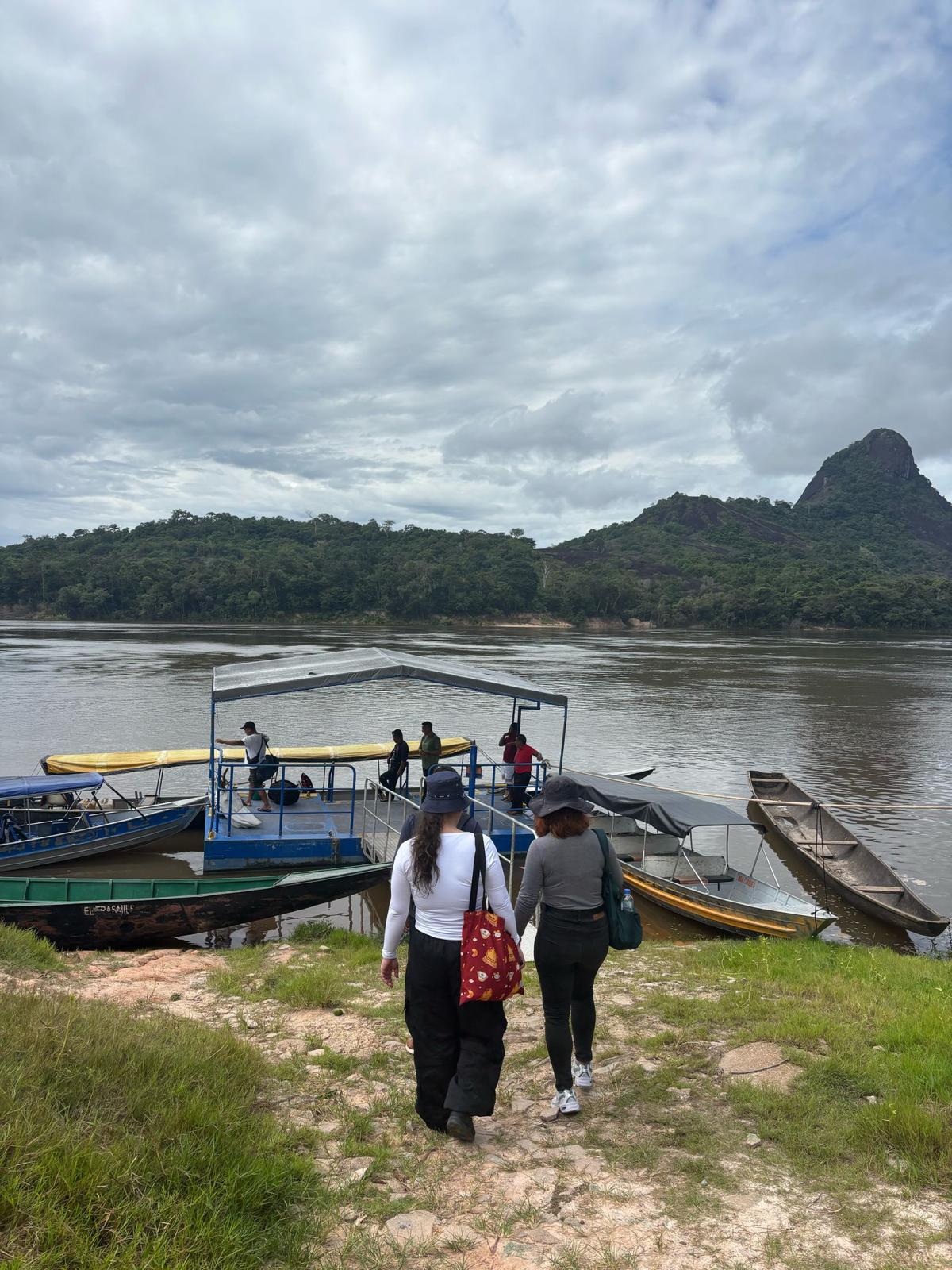 Movilidad fluvial sostenible en Guainía: visita estratégica a Inírida