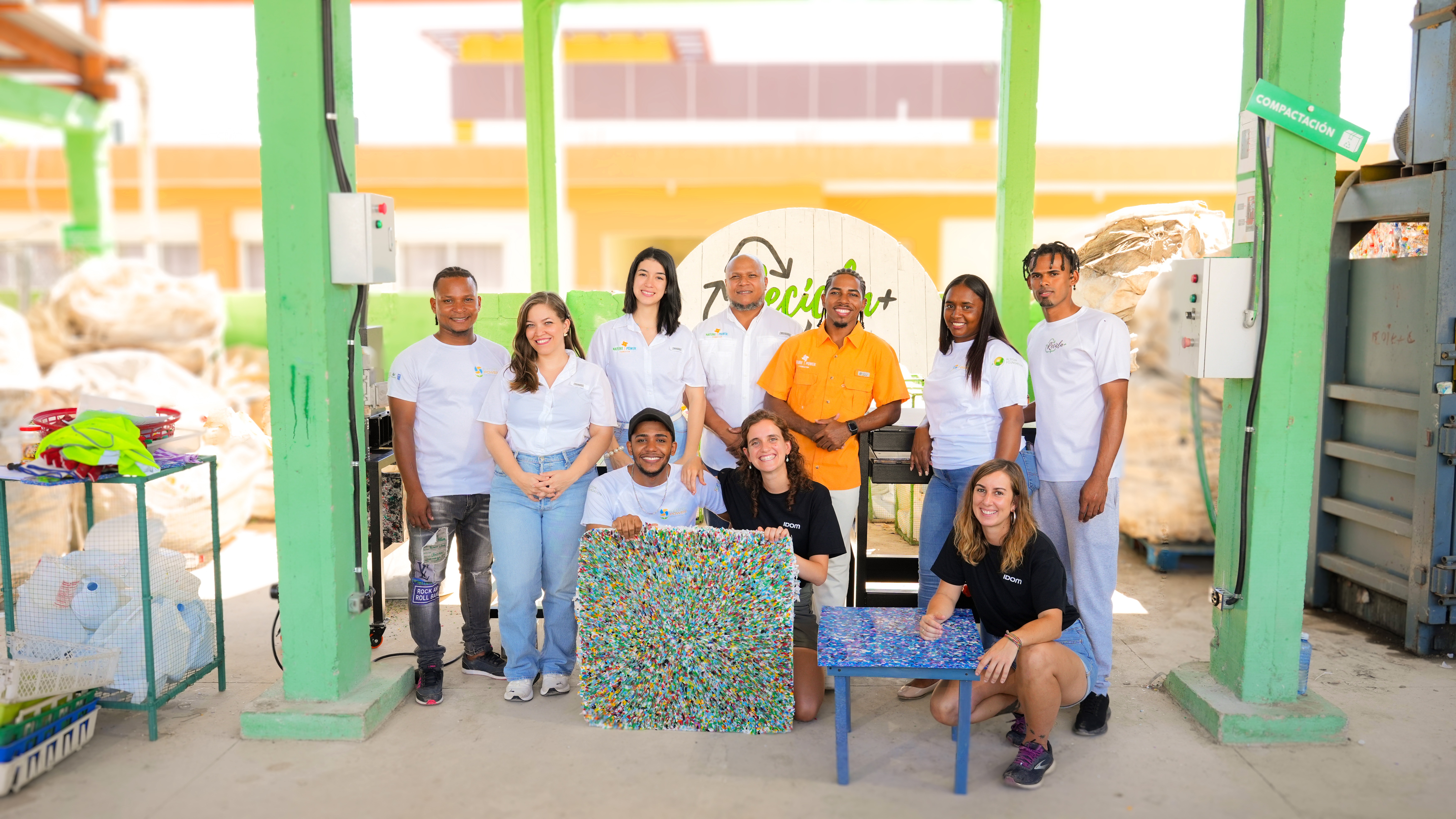 IDOM Social Group colabora con Recicla+ para mejorar la gestión de residuos en República Dominicana